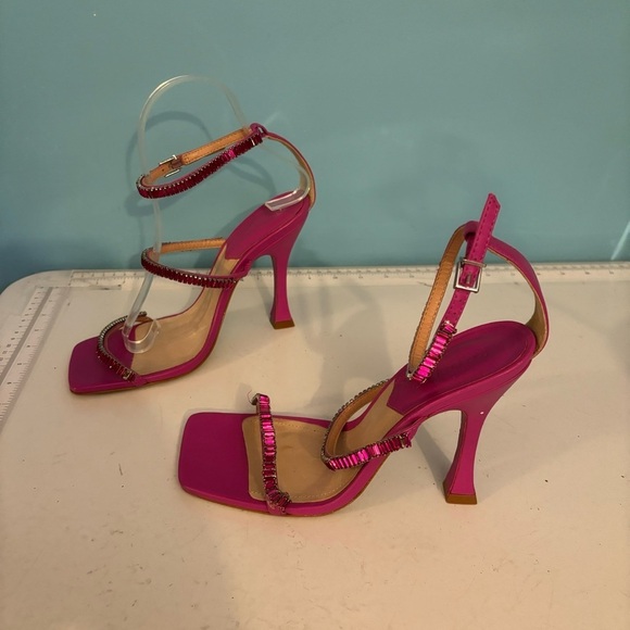 BNWOT Schutz Nellina leather embellished stiletto heels very pink in size 7 - Picture 3 of 12